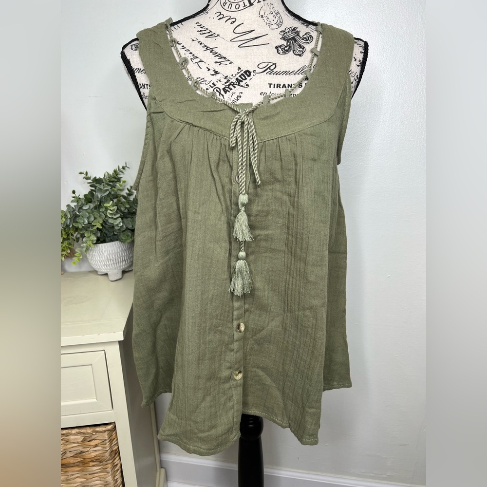 Brand New-French Laundry Top